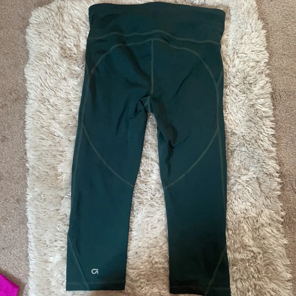 Gap size small petite workout leggings in green